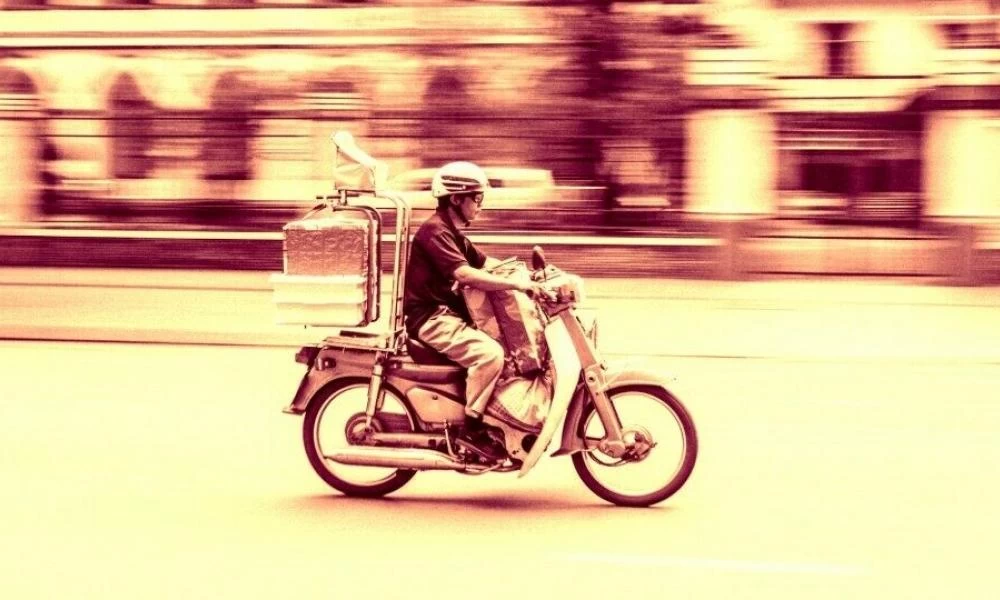 Αυτός είναι λόγος για...επανάσταση! Νέος “πράσινος” φόρος στο delivery